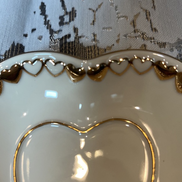 Lenox heart shaped candy dish or jewelry holder cream with gold accents - Picture 2 of 10